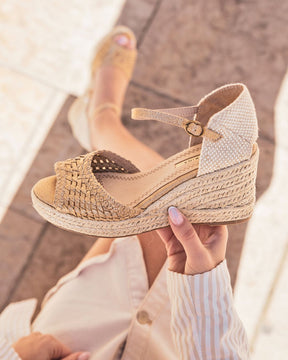 Sandalen mit Keilabsatz für Damen in Gold - Anabelle - Casualmode.de