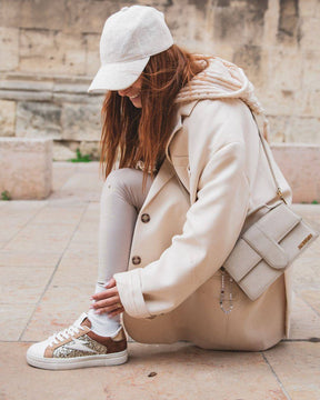 Goldene Sneaker mit Blitzdetail - Lise - Casualmode.de