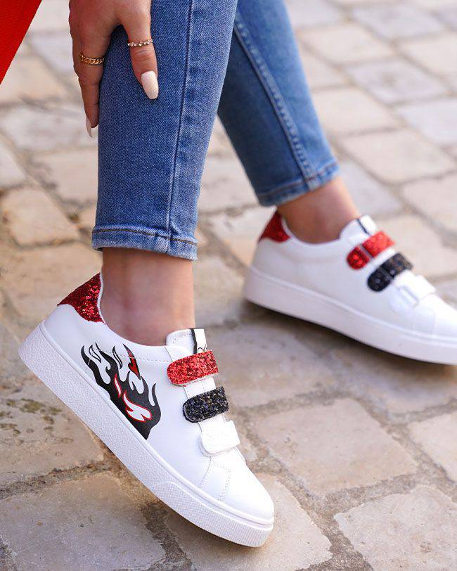Sneakers Blanches Design Flamme avec Velcro Pailleté Rouge et Noir - Casualmode.de