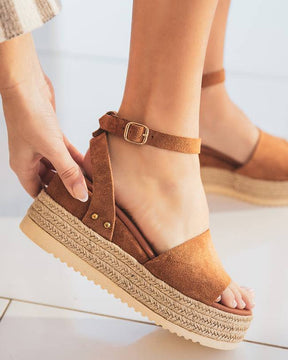 Compensierte Sandale aus Kamel-Leder für Frauen - MJNP92 - Casualmode.de